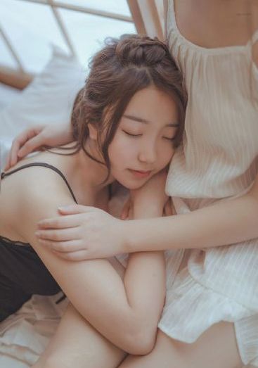 兴奋的女性商务按摩_高清全集免费播放
