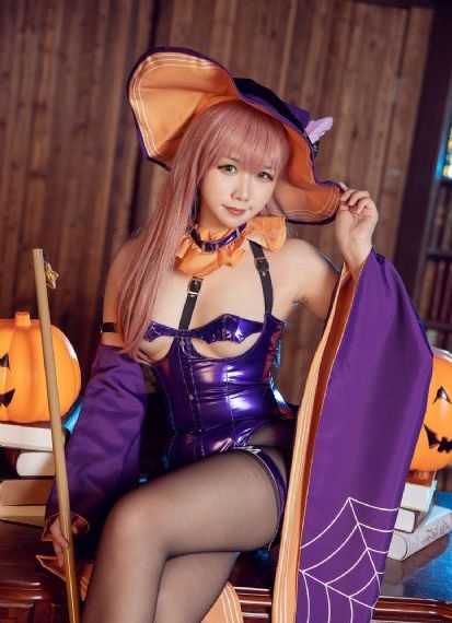 恶魔女狱长_不卡在线观看